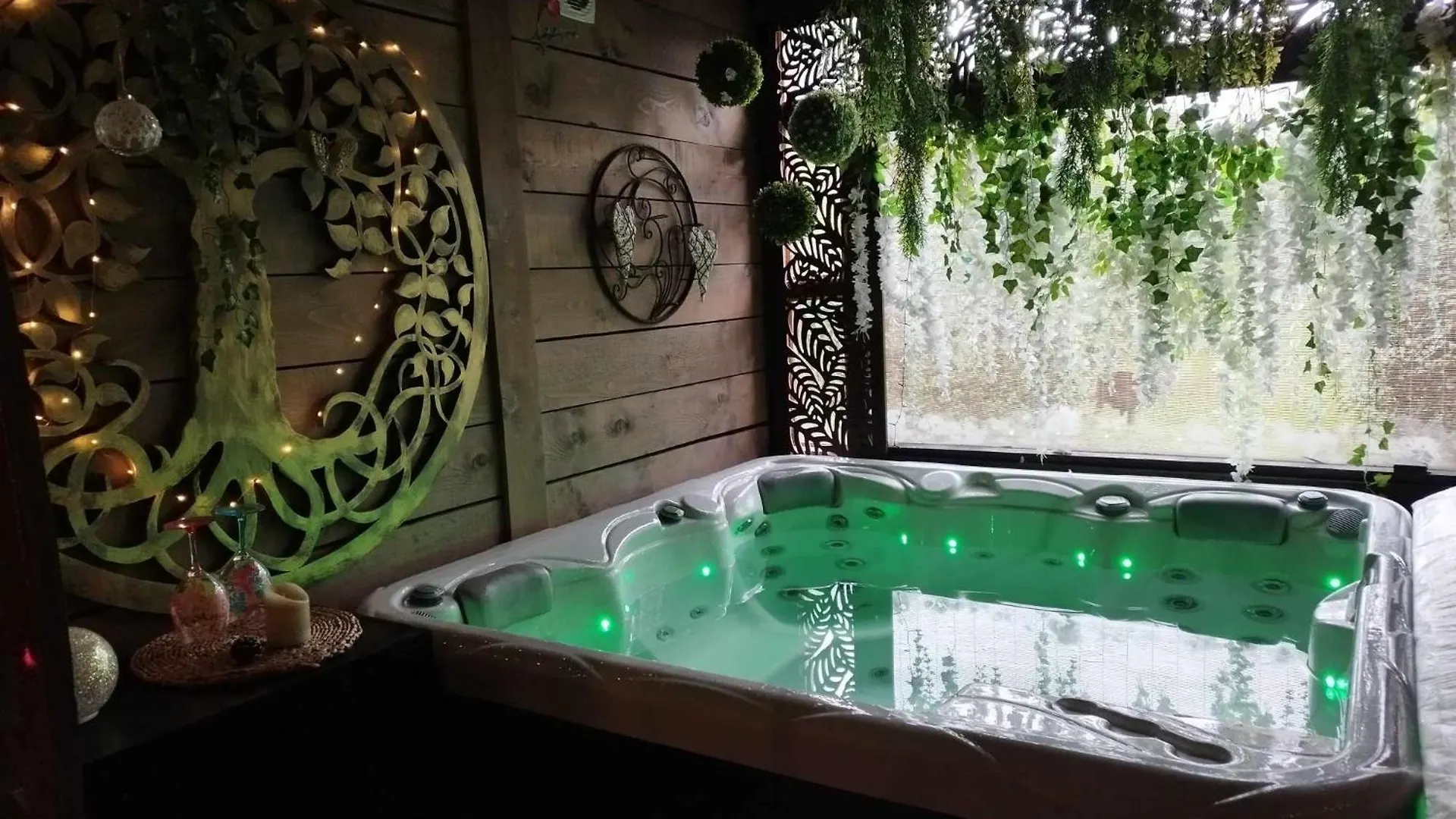 Siandaki Nid D Amour Avec Jacuzzi La Motte  Holiday home La Motte (Var)